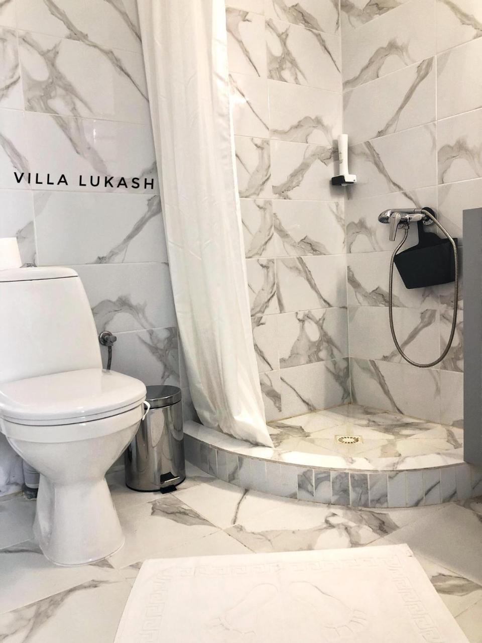 Villa Lukash Yanoshi ภายนอก รูปภาพ