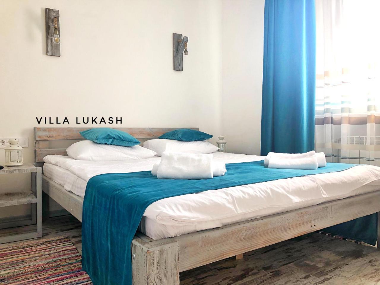 Villa Lukash Yanoshi ภายนอก รูปภาพ